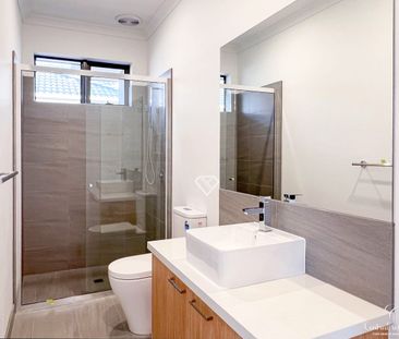 Freestanding Townhouse Just Steps from the Train Station – Ultimate... - Photo 3