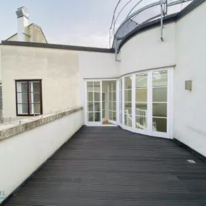 DACH-TERRASSEN-WOHNUNG IN PALAIS - Photo 1