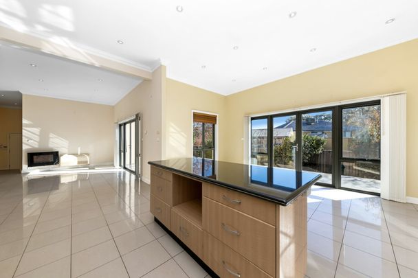 Large family home - Photo 1