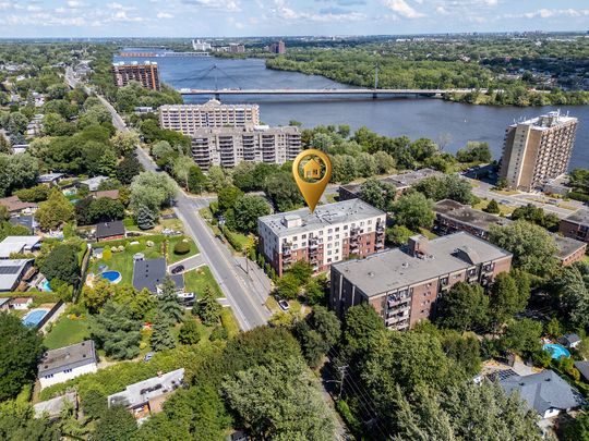 1750 Boulevard Lévesque Est, Laval, QC - Photo 1