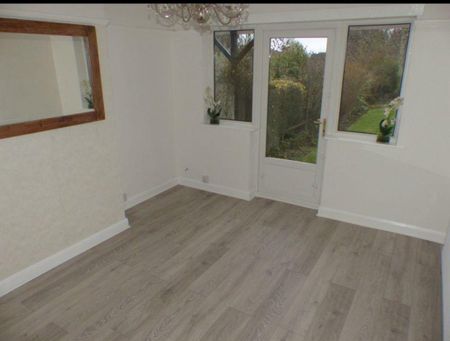 3 Bed Semi-Detached House, Hawthorn Road, B44 - Photo 3