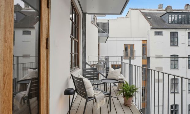 Kæmpe terrasse, altan og 2 badeværelser midt i indre by - Foto 1