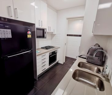 2 bedroom 2 bath - Photo 5