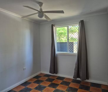 CABOOLTURE - HOMELY & POWERED SHED - Photo 4