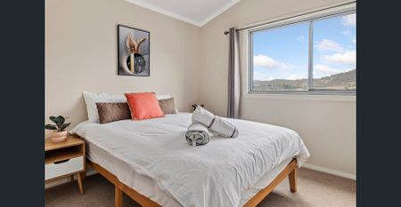 3 Bedroom- 2 bathrooms 12 Month Lease - Photo 4