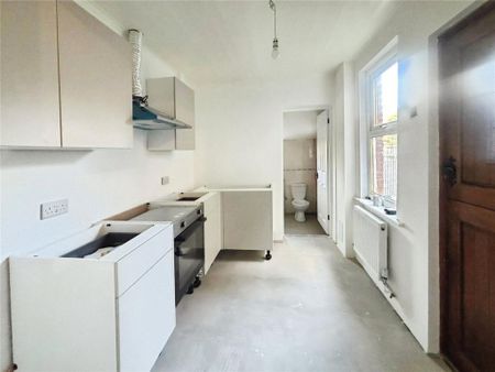 3 bedroom terraced house to rent - Photo 5