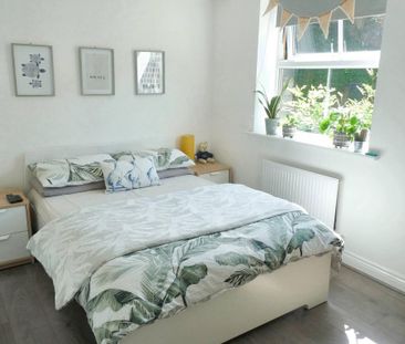 2 bedroom flat to rent - Photo 2
