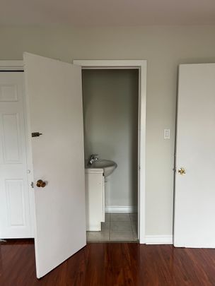 For Lease - 7242 Sills Road, Mississauga, Ontario - Photo 1