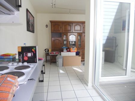 Eénslaapkamerappartement beschikbaar vanaf 1/09/14 - Photo 2