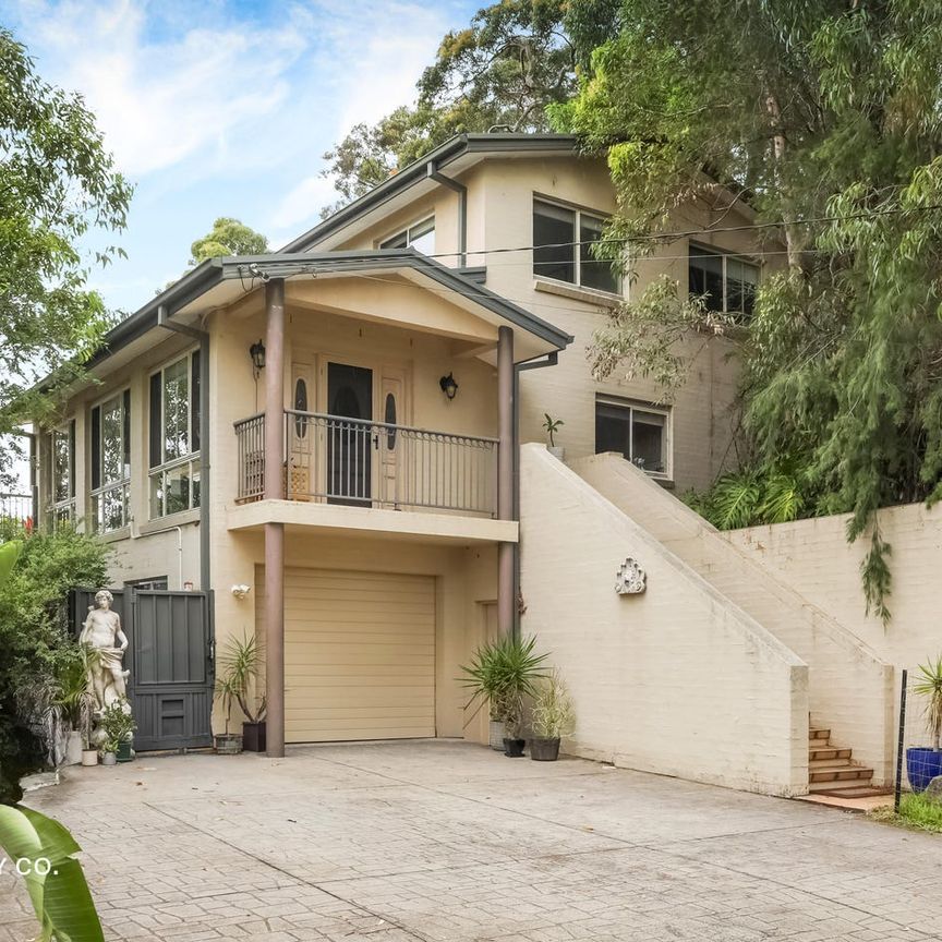 Large home with ocean views - Photo 1