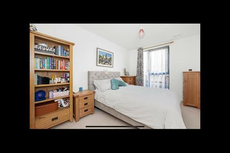 2 Bed Flat, Centenary Heights, SE10 - Photo 3