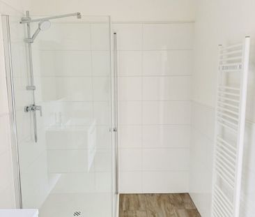 Erstbezug nach Kernsanierung - stilvoll wohnen in einer Villa – 2-Z... - Foto 6