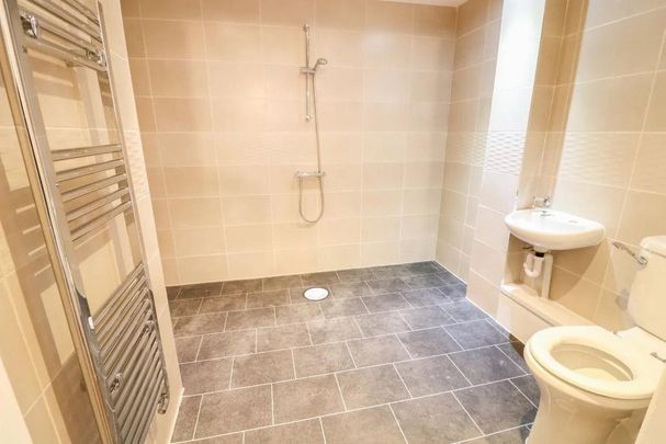 2 bedroom flat to rent - Photo 1