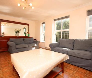 4 bedroom terraced house to rent - Photo 1