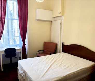 4 bedroom flat to rent - Photo 4