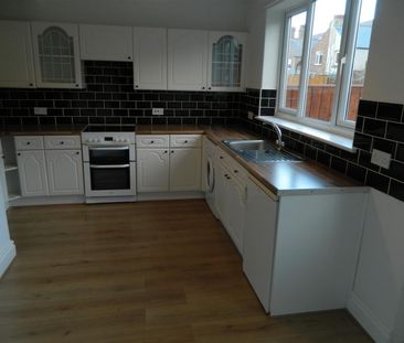3 bedroom House To Let - Photo 6