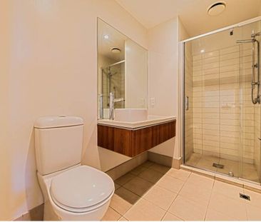 CITY CENTRE - Dockside Cutie - Photo 6