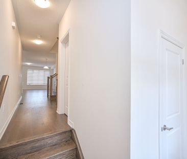 For Lease - 323 Thimbleweed Court, Milton, Ontario - Photo 4