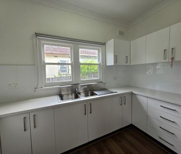 Great Location! - Photo 4