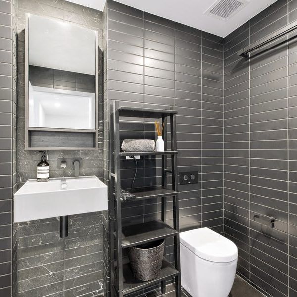 Fully Furnished High End Apartment - Fantastic Location - Photo 1