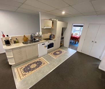 Spacious 3-Bedroom Apartment — East Tamaki - Photo 4