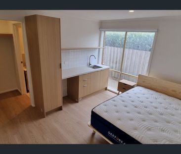 Ensuites & Kitchenettes in every room - Photo 4