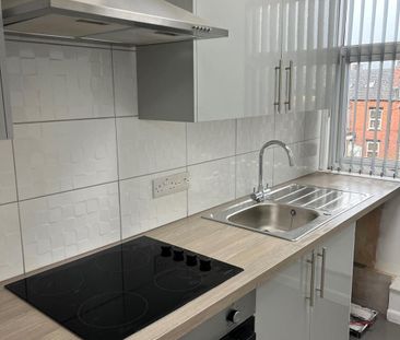 1 Bed Flat, Park View Terrace, LS15 - Photo 3