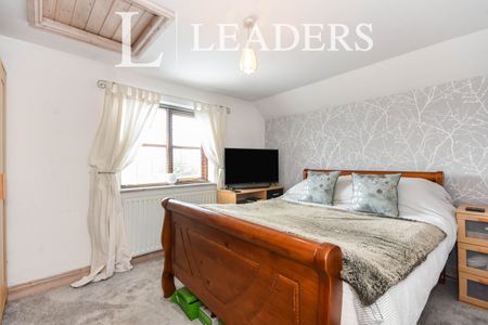 4 bedroom house to rent Stebbing Road, Felsted, Dunmow, CM6 - Photo 4