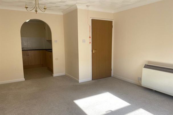 1 bedroom retirement property to rent - Photo 1