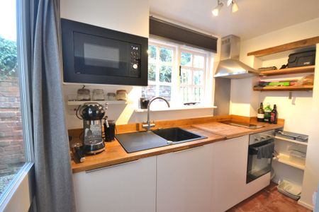 2 bedroom property to rent, - Photo 3