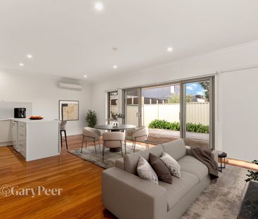 Town Residence In Prime Location - Photo 1