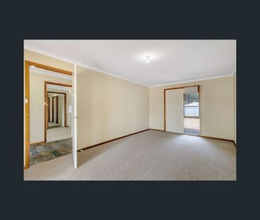 7 Delta Court, Salisbury Downs, SA 5108 - Photo 2