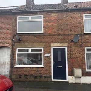 2 bedroom terraced house to rent - Photo 2