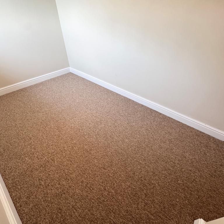 2 bedroom property to rent - Photo 1