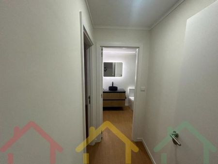 3 room luxury Flat for rent in Porto, Portugal - Photo 3