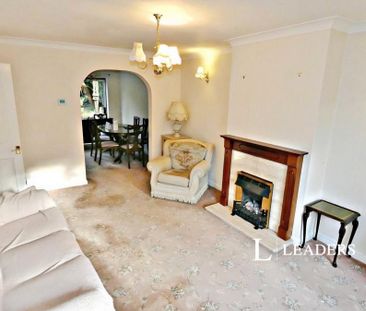 4 bedroom house to rent Lancaster Road, Newcastle, Staffordshire, ST5 - Photo 2