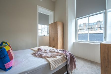 2 bedroom flat to rent - Photo 4
