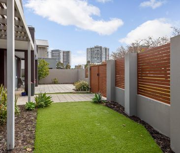 Spacious Townhouse – Burswood Peninsula Estate. - Photo 3