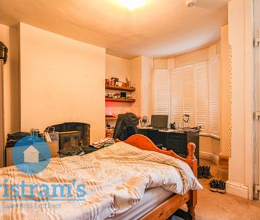 4 bed Semi-Detached House for Rent - Photo 1