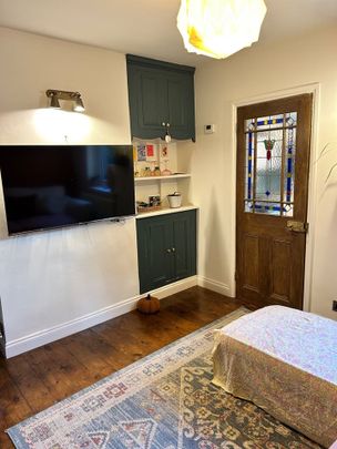 2 Bed Terraced House, Eland Road, CR0 - Photo 1