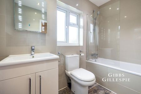 3 bedroom semi-detached house to rent - Photo 4