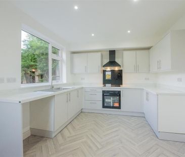3 bedroom mews to rent - Photo 6