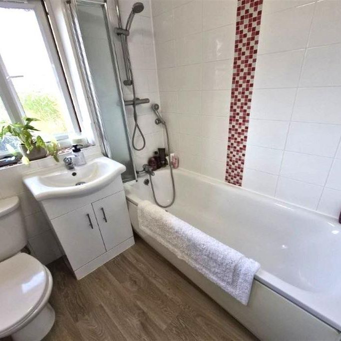 2 bedroom terraced house to rent - Photo 1