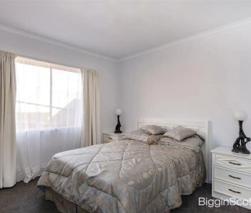 85 Strathavan Drive, Berwick VIC 3806 - Photo 5