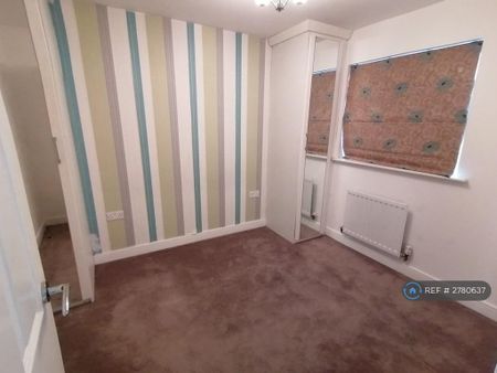 5 bedroom semi-detached house to rent - Photo 5