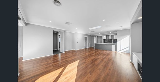 Spacious Home with all Comforts! - Photo 1