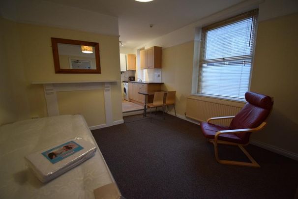 Studio to rent - Photo 1
