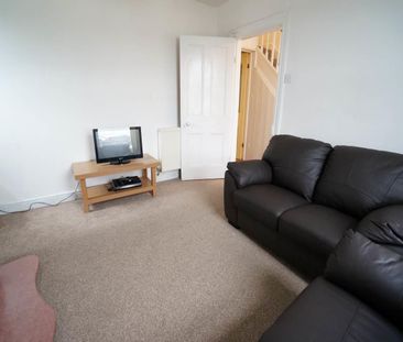 1 Penllys Terrace - Photo 2