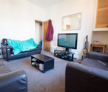 Grimthorpe Terrace, Headingley, LS6 3JS, Leeds - Photo 2
