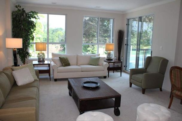 Villa Park Place - Photo 1